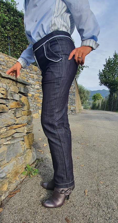 Jeans elasticizzato blu scuro modello Alina