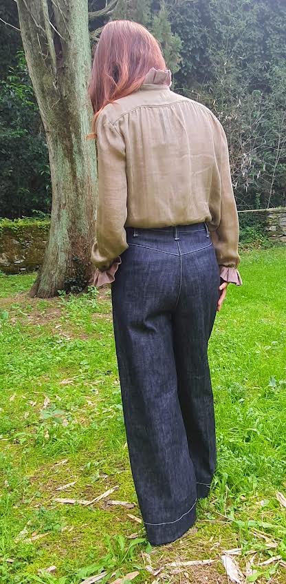 Jeans blu scuro a palazzo